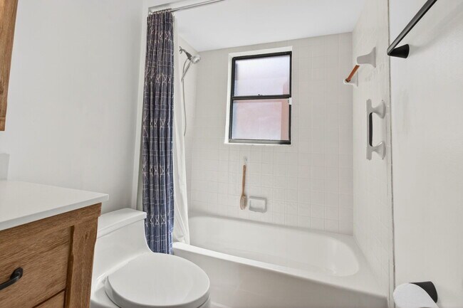 Building Photo - 10332 Islander Dr