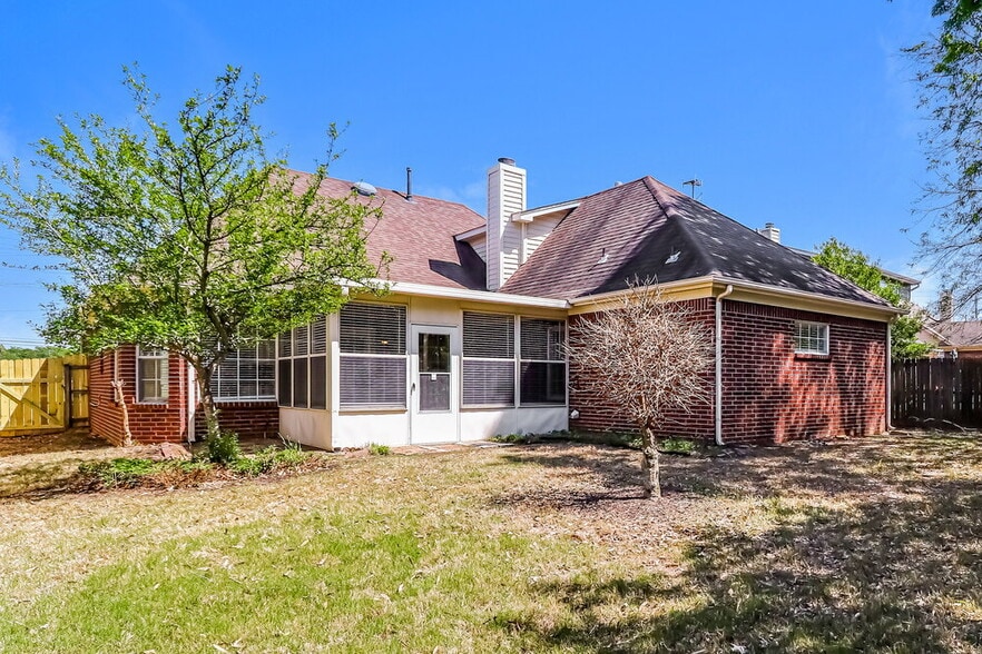 Building Photo - 383 N Ericson Rd
