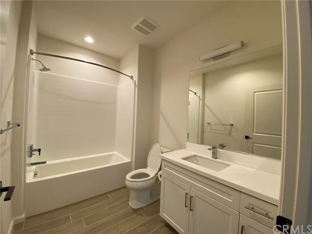 Building Photo - 220 Buena Vida Dr