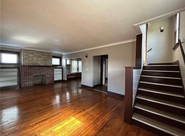 Building Photo - E 119th
