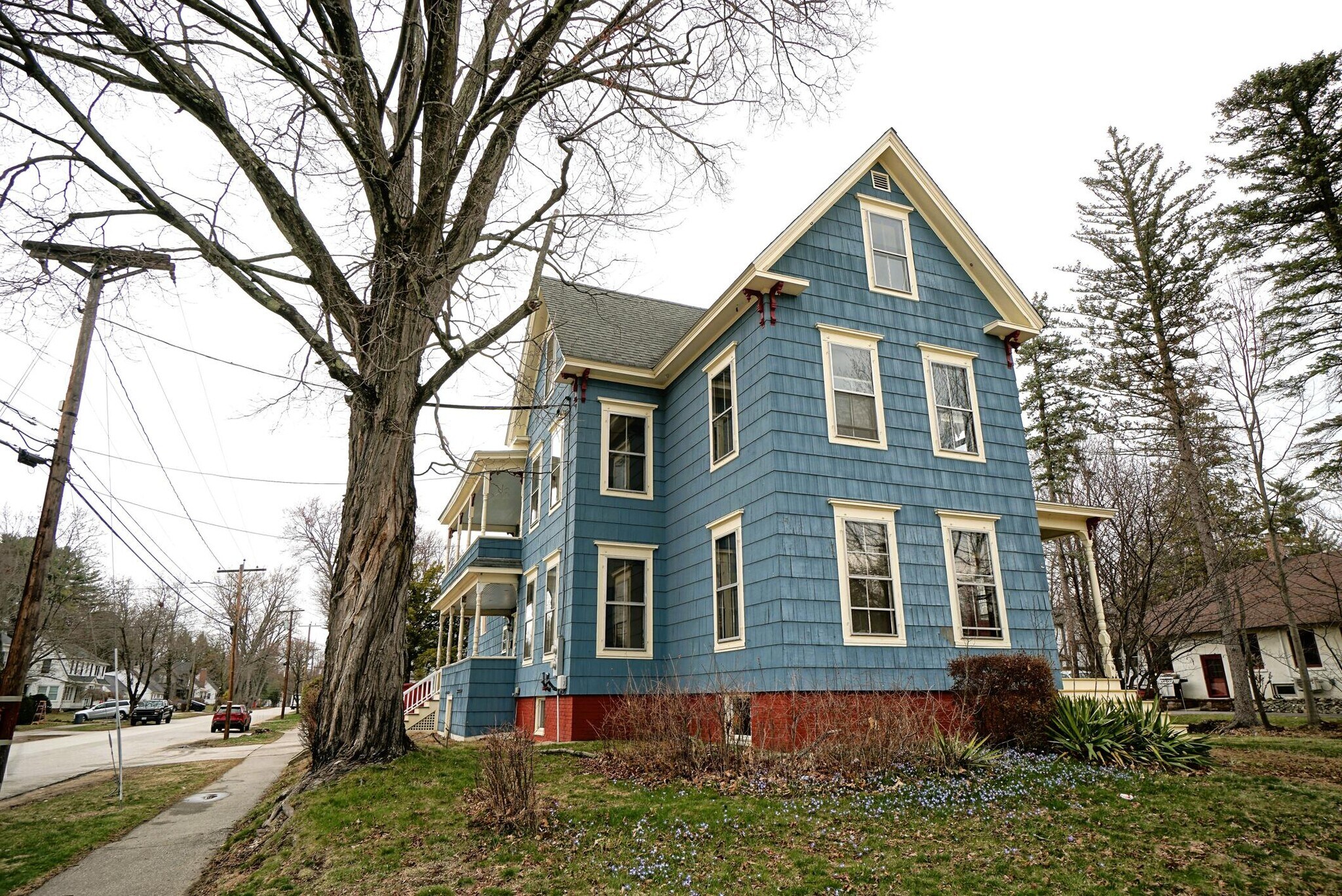 Building Photo - 53 Gale Ave