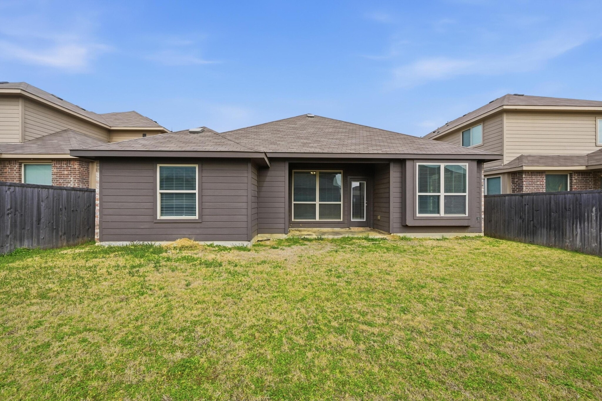 Building Photo - 3916 Trenton Pl