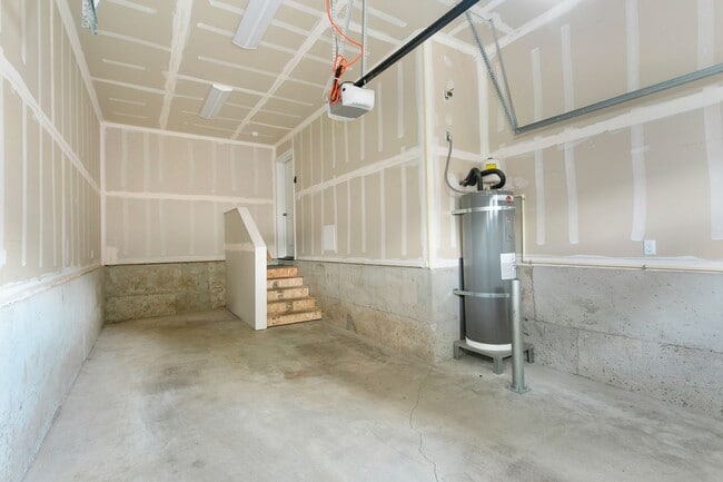 Building Photo - Charming Private 2BD/1BA DADU in Tacoma – $2,250/mo