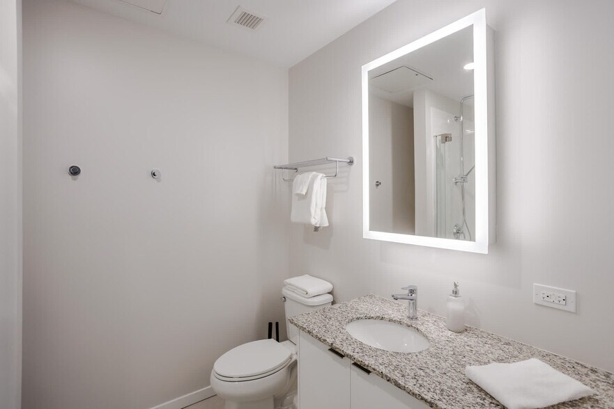 Building Photo - 9-JAN-JAN E 4th St