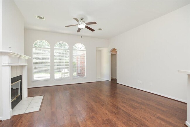 Building Photo - 25215 Aughton Dr