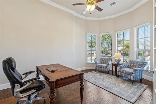 Building Photo - 701 Cherrywood Dr