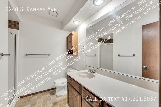 Building Photo - 3 Bedroom 2 Bath Home in SW Springfield!