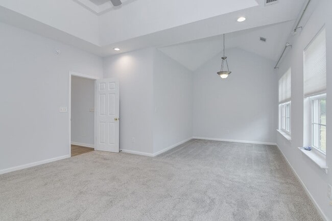 Building Photo - 4 Bedroom 2 Bath in Evans