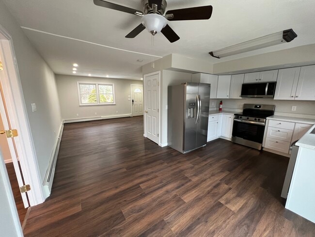 Building Photo - 30 Somerset Ave