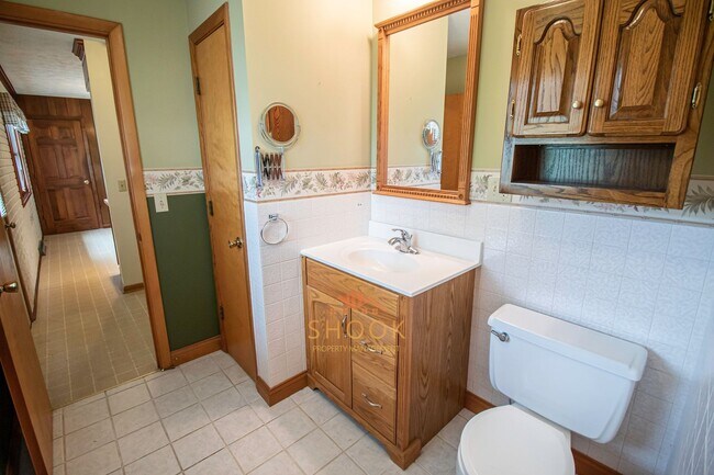 Building Photo - Cute 3 BR Ranch in Romney - 10 Minute Drive to Lafayette!