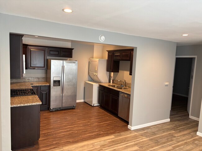 Building Photo - 11572 Braddock Dr
