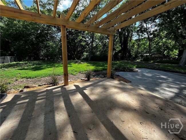 Building Photo - 1066 College Station Rd