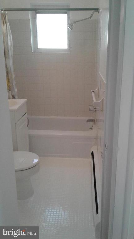 Building Photo - 923 Spruce St