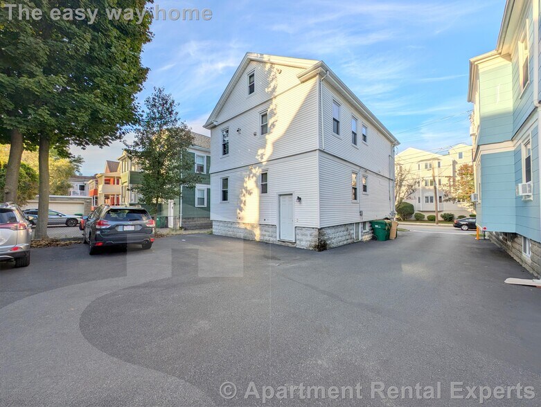 Building Photo - 615 Boston Ave