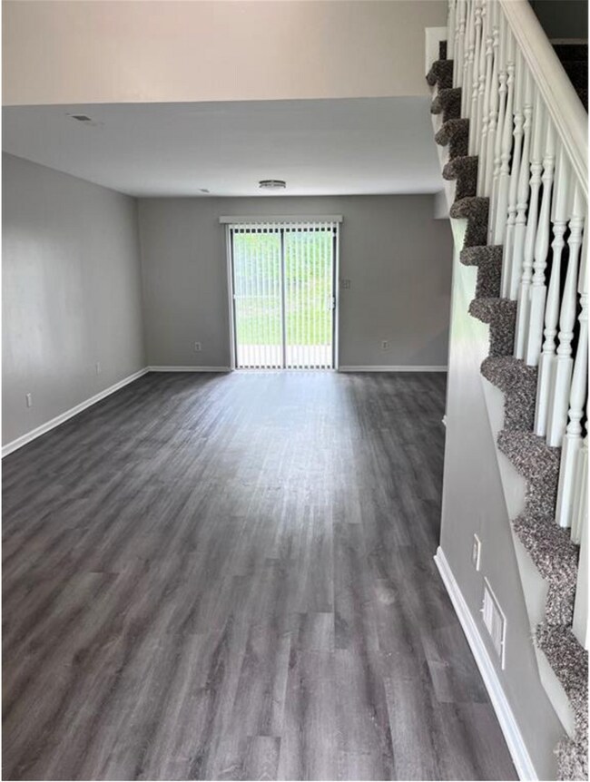 Building Photo - 419 Spring Ave