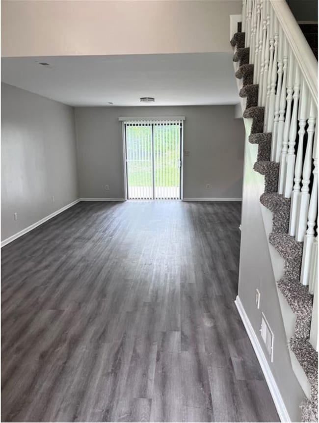 Building Photo - 421-421 Spring Ave