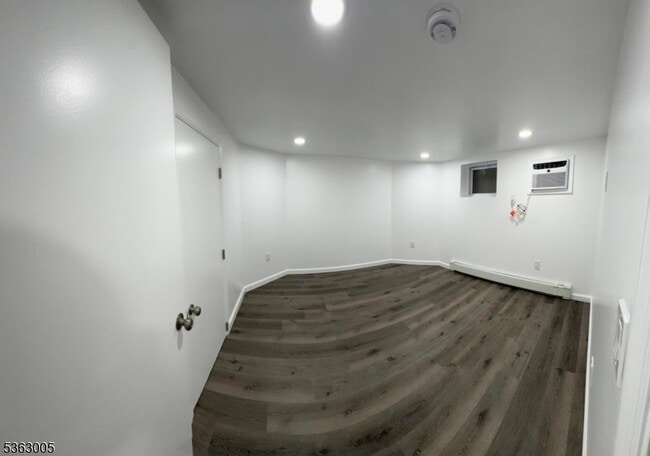 Building Photo - 74 Eaton Pl
