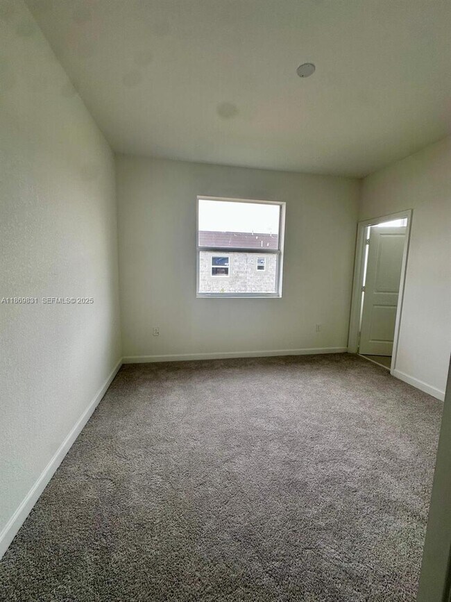 Building Photo - 35702 SW 178th Ct