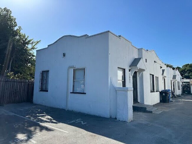Primary Photo - Newly Renovated 1 Bedroom in West Adams