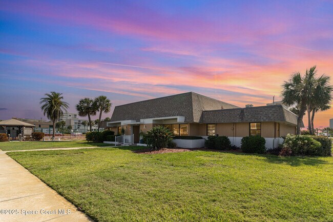 Building Photo - 2700 N Hwy A1A