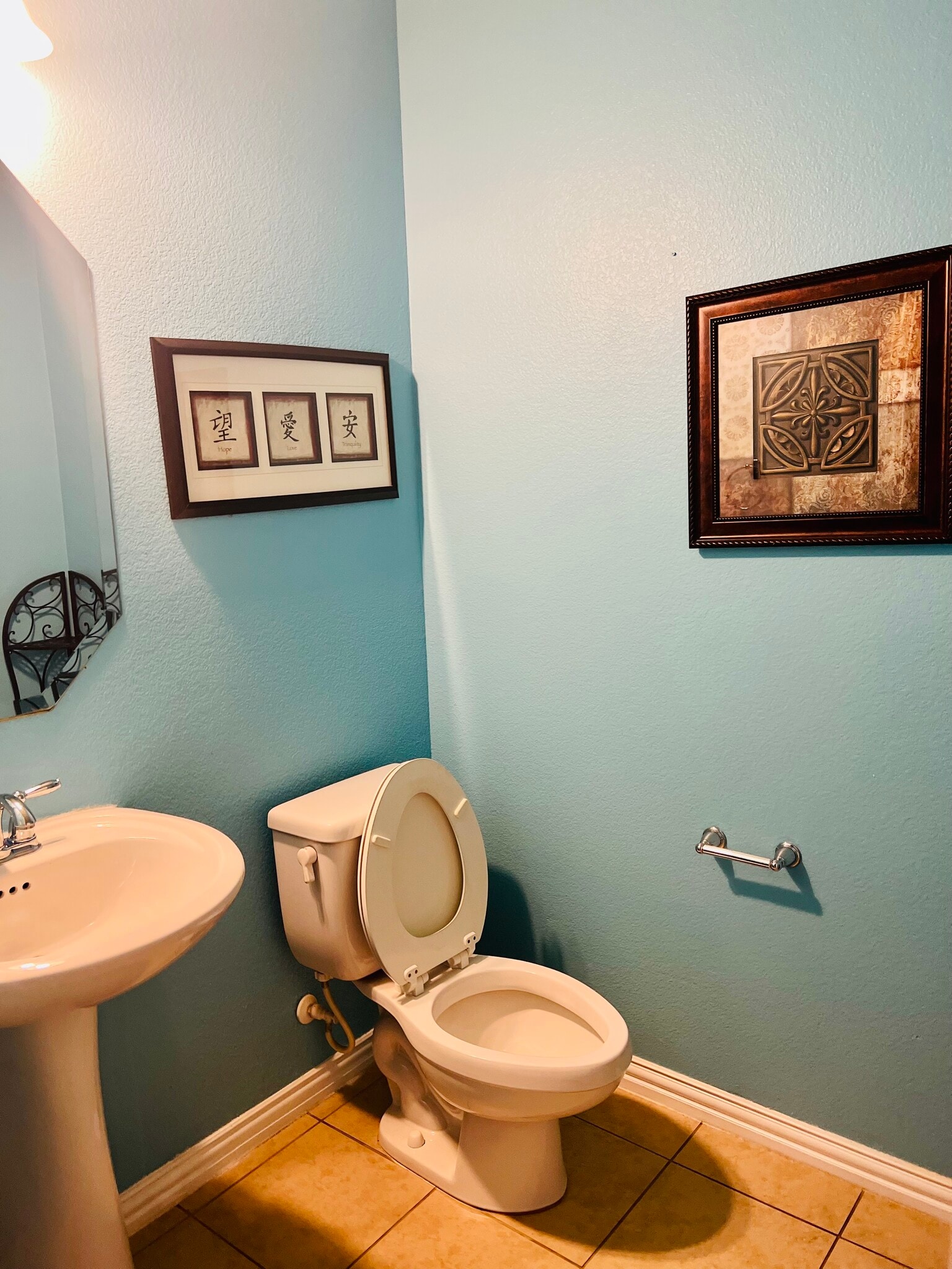 Restroom - 1020 Chickasaw Dr