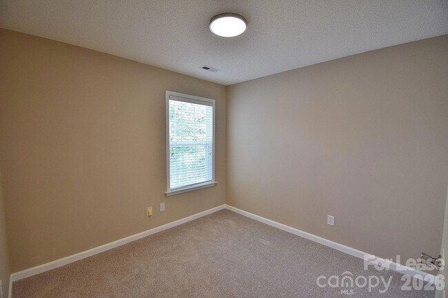 Building Photo - 2941 Glen Summit Dr