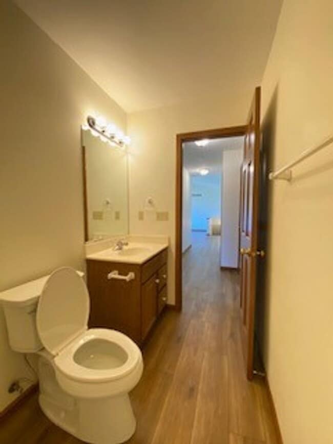 Building Photo - 3 Bedroom/2 Bathroom Home in the Gardens!