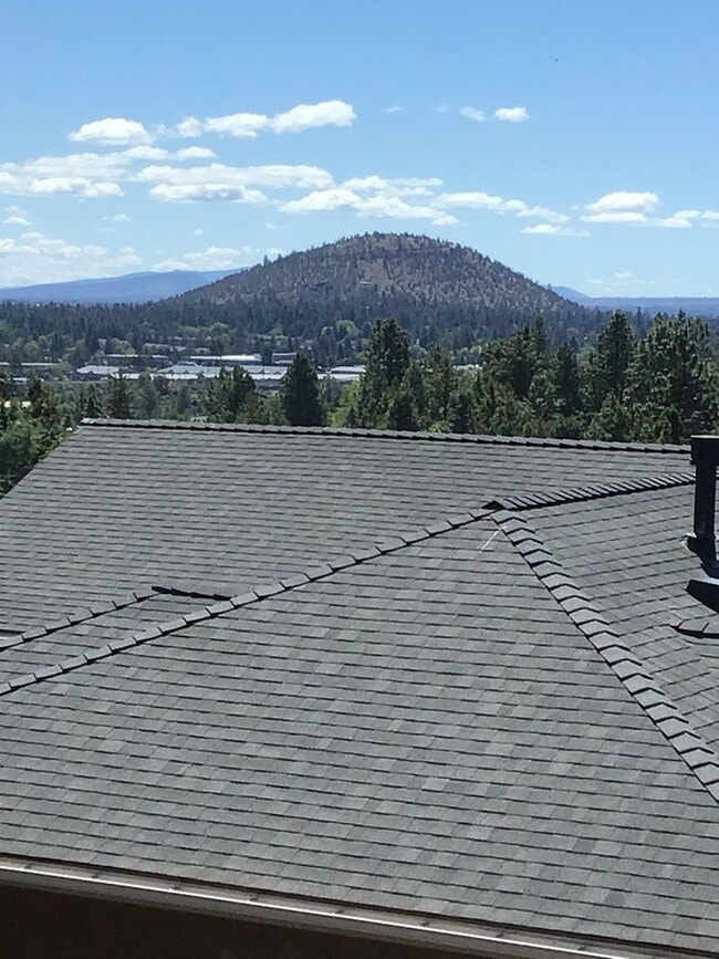 Building Photo - Gorgeous 4 Bedroom Home on Awbrey Butte!
