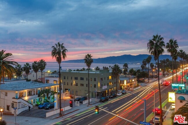 Building Photo - 1705 Ocean Ave