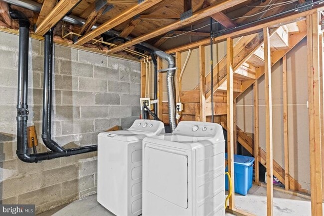 Building Photo - 28 Fawn Ct