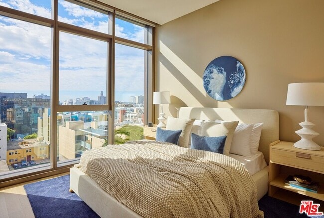 Building Photo - 700 Broadway