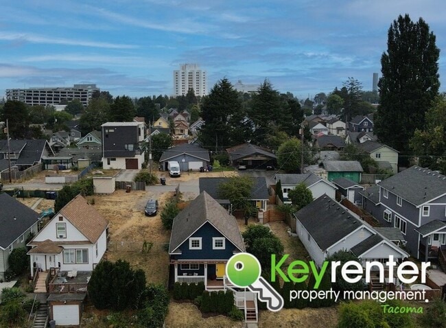 Building Photo - Captivating Multi-level 4Bed/2Bath Tacoma ...