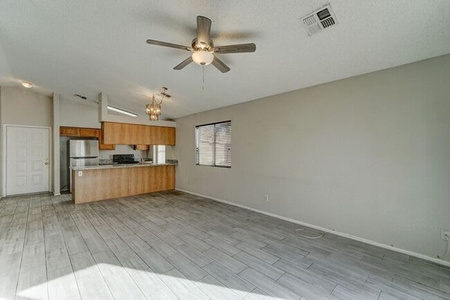Building Photo - $1000 Off First Month Rent w/ Longer Lease Term! READY TO VIEW NOW! Recently Renovated 2bed/2bath...