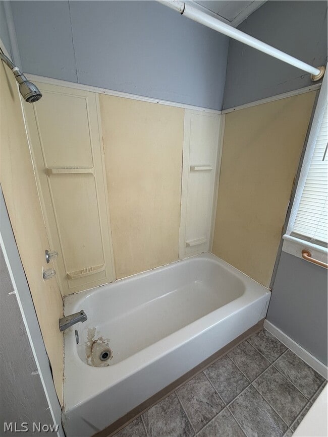 Building Photo - 155 Garfield Ave