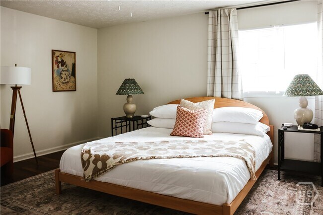 Building Photo - 1905 S Milledge Ave