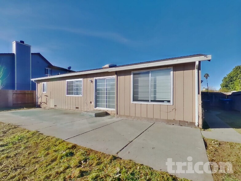 Building Photo - 607 Placer Ln