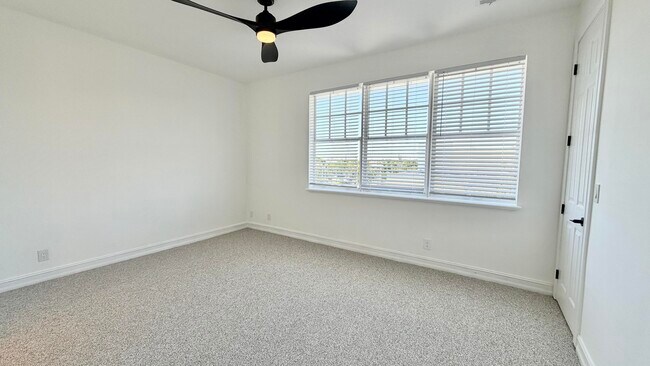 Building Photo - 810 3rd Ave N