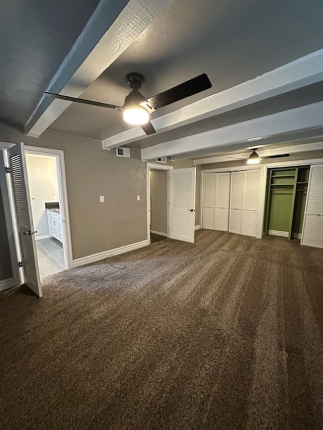 Building Photo - 2550 4th Ave