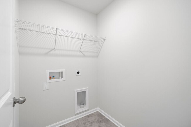 Building Photo - Almost Brand New Home 4 Bedroom with 2.5 b...