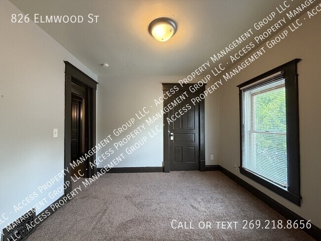 Building Photo - 826 Elmwood St