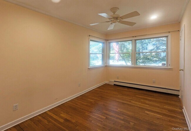 Building Photo - 48 Bayberry Ave