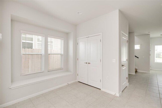 Building Photo - 9706 Whisper Willow Blvd