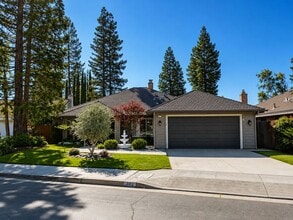 Building Photo - 802 E Catalina Cir