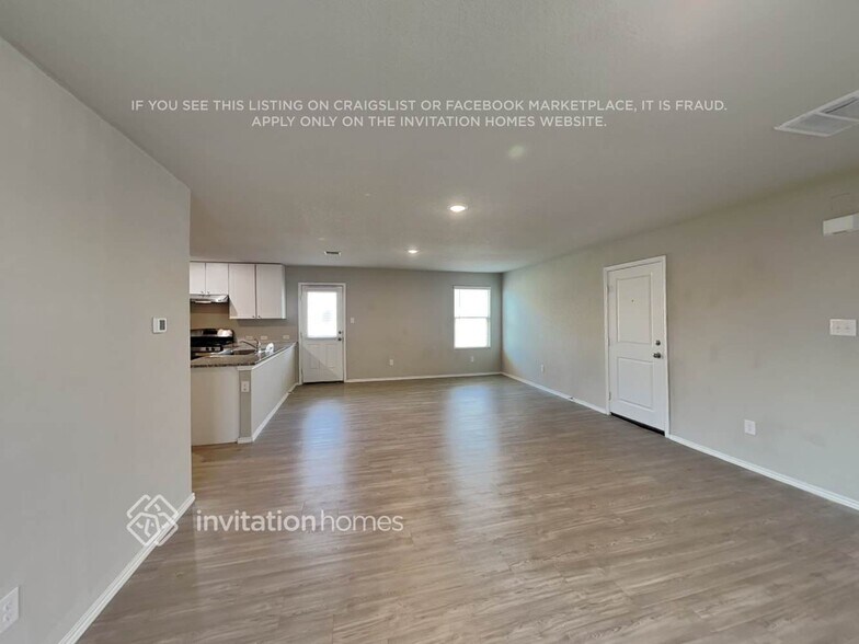 Building Photo - 7323 Avila Vis