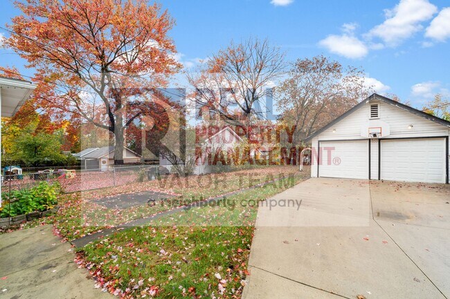 Building Photo - Beautifully maintained 3bd/1.5 bath Coloni...