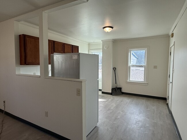 Building Photo - 1003 Ontario Ave