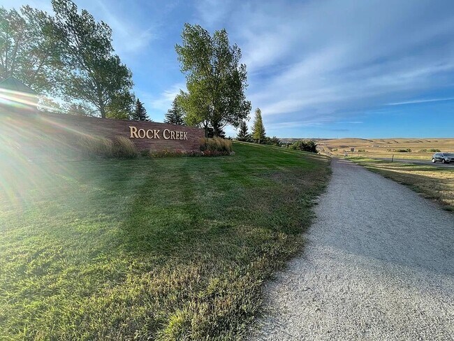 Building Photo - Beautiful 3-Bedroom Home in Rock Creek