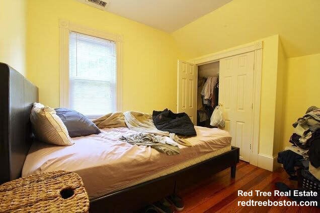 Building Photo - 24 Burton St