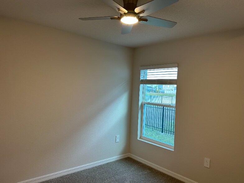 Building Photo - 12039 Lansing Gln