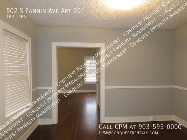 Building Photo - 502 S Fannin Ave